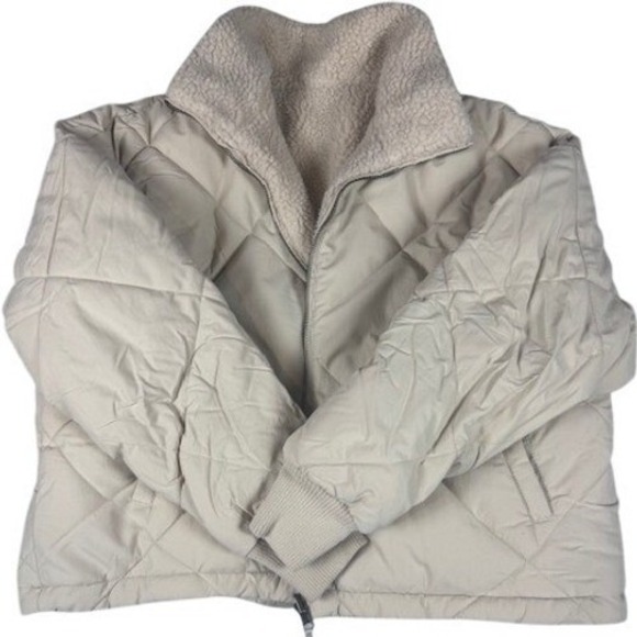 American‎ Eagle Reversible Sherpa Quilted Bomber Jacket Cream Womens L 0103-1577 - Picture 2 of 10